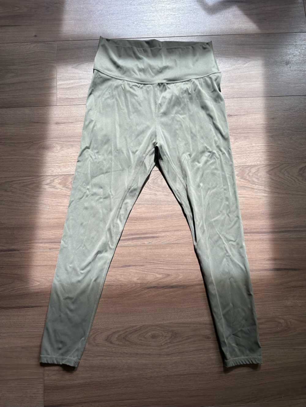 Lululemon green leggings size 10